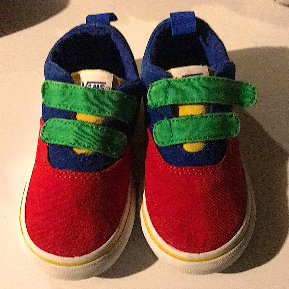 Vans kid tennis shoes